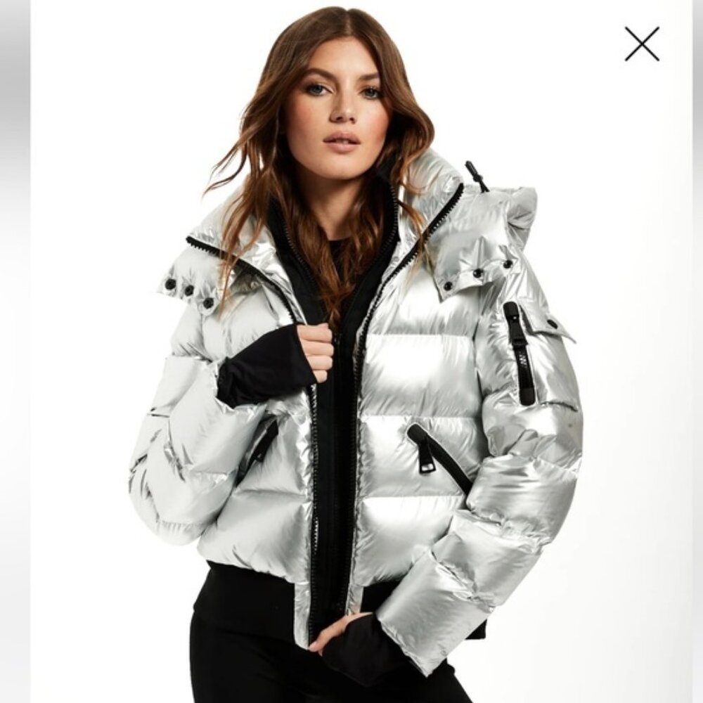 💥HOT ITEM!💥SAM. Bungalow Puffer Jacket in Glossy Metallic Silver - Picture 2 of 16